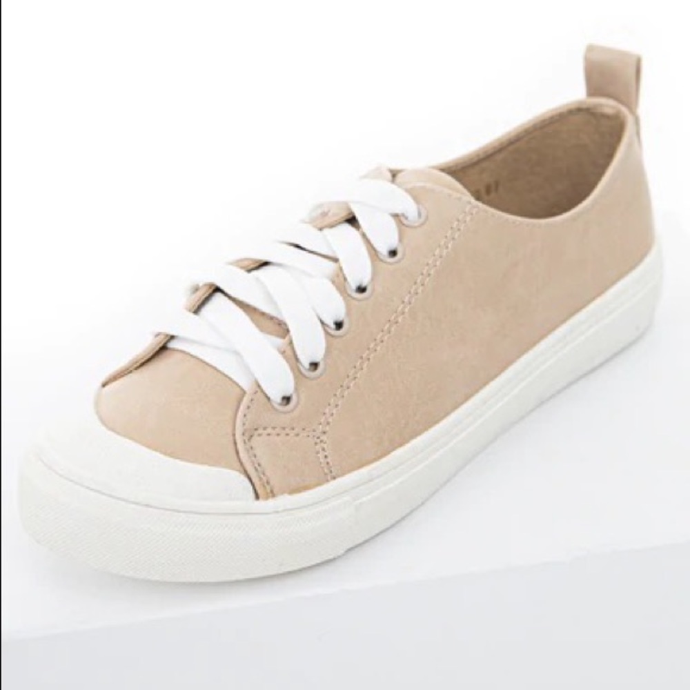 Tan leather sneaker